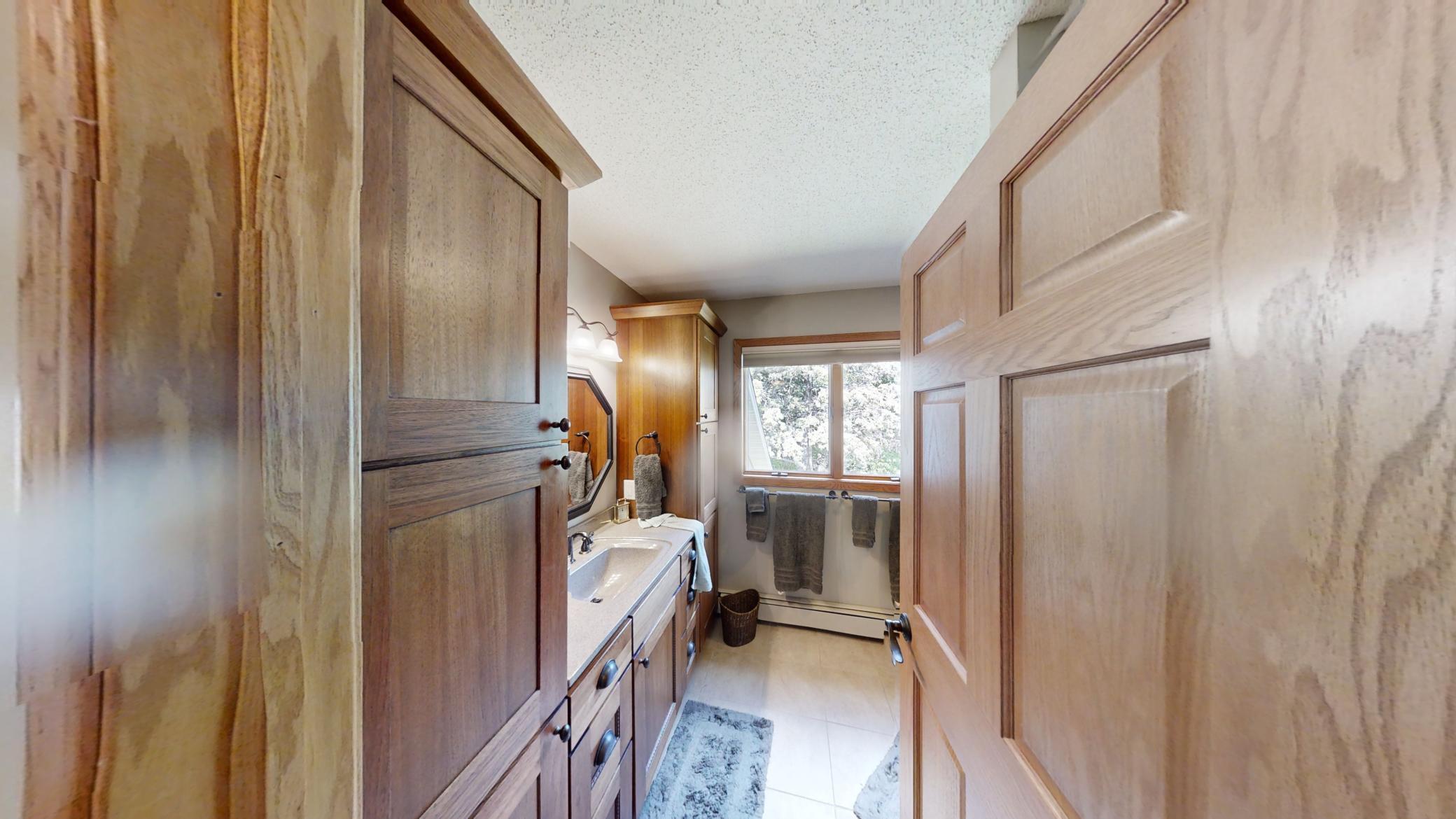 Alden, Minnesota, 56009, United States, 4 Bedrooms Bedrooms, ,1 BathroomBathrooms,Residential,For Sale,1920327
