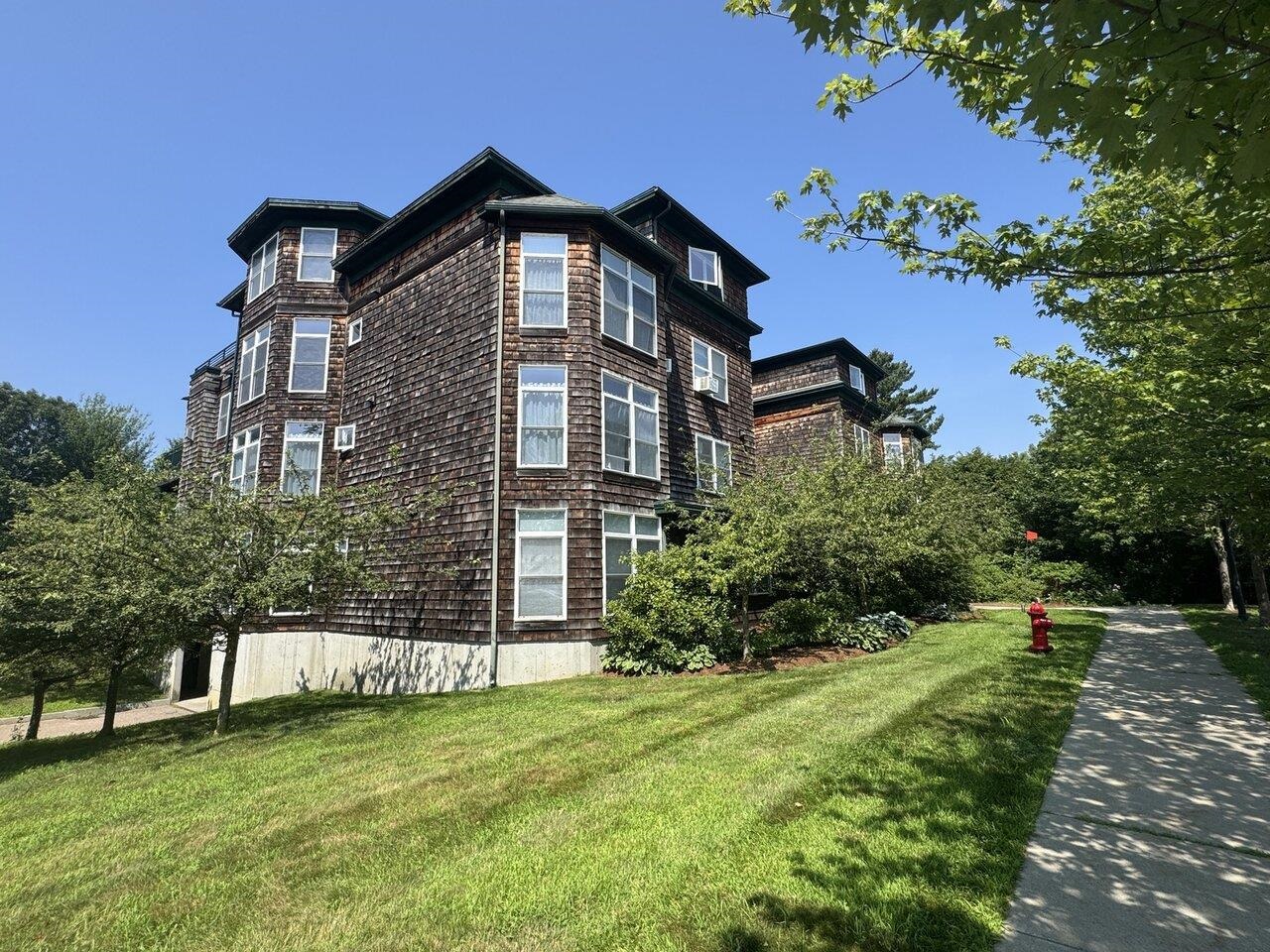 Burlington, Vermont, 05408, United States, 2 Bedrooms Bedrooms, ,2 BathroomsBathrooms,Residential,For Sale,1902204