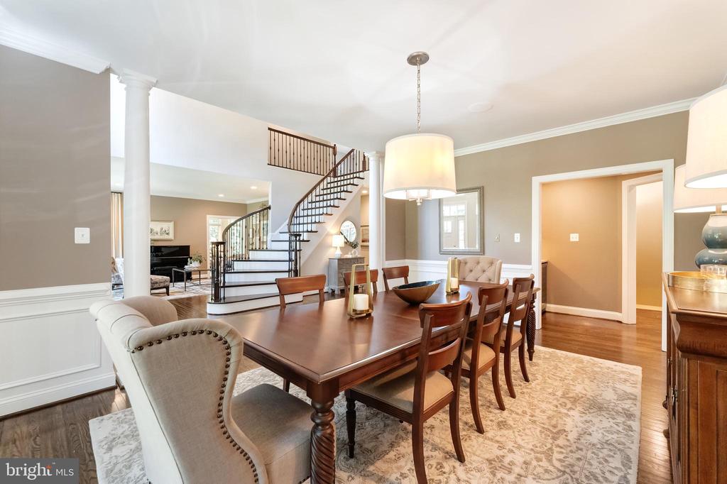 Vienna, Virginia, 22182, United States, 5 Bedrooms Bedrooms, ,6 BathroomsBathrooms,Residential,For Sale,1943879