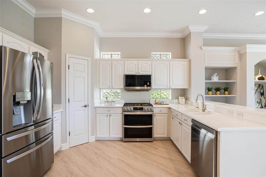 Sarasota, Florida, 34238, United States, 3 Bedrooms Bedrooms, ,2 BathroomsBathrooms,Residential,For Sale,1821154