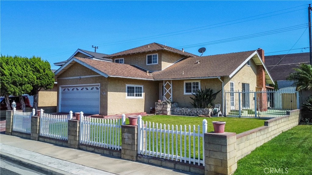 Carson, California, 90745, United States, 4 Bedrooms Bedrooms, ,2 BathroomsBathrooms,Residential,For Sale,1900835