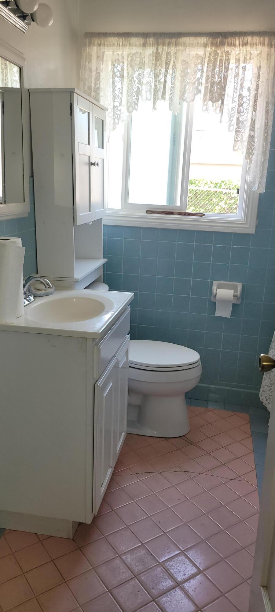 Compton, California, 90220, United States, 3 Bedrooms Bedrooms, ,1 BathroomBathrooms,Residential,For Sale,1944984