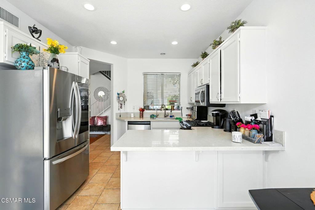 Moorpark, California, 93021, United States, 2 Bedrooms Bedrooms, ,3 BathroomsBathrooms,Residential,For Sale,1937149