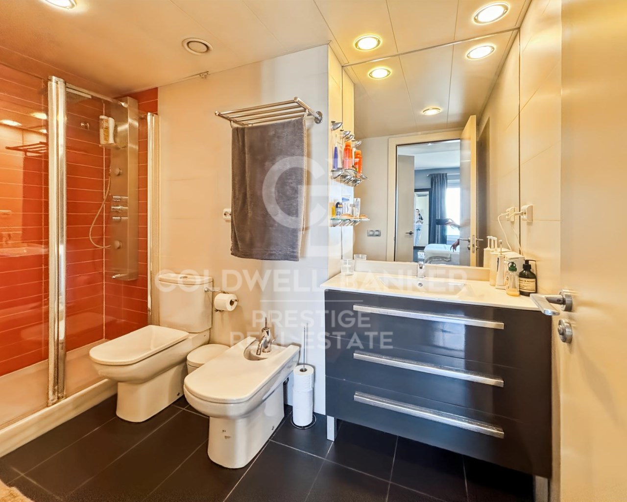 Sant Adrià de Besòs, Catalonia, ES, 2 Bedrooms Bedrooms, ,2 BathroomsBathrooms,Residential,For Sale,1827970