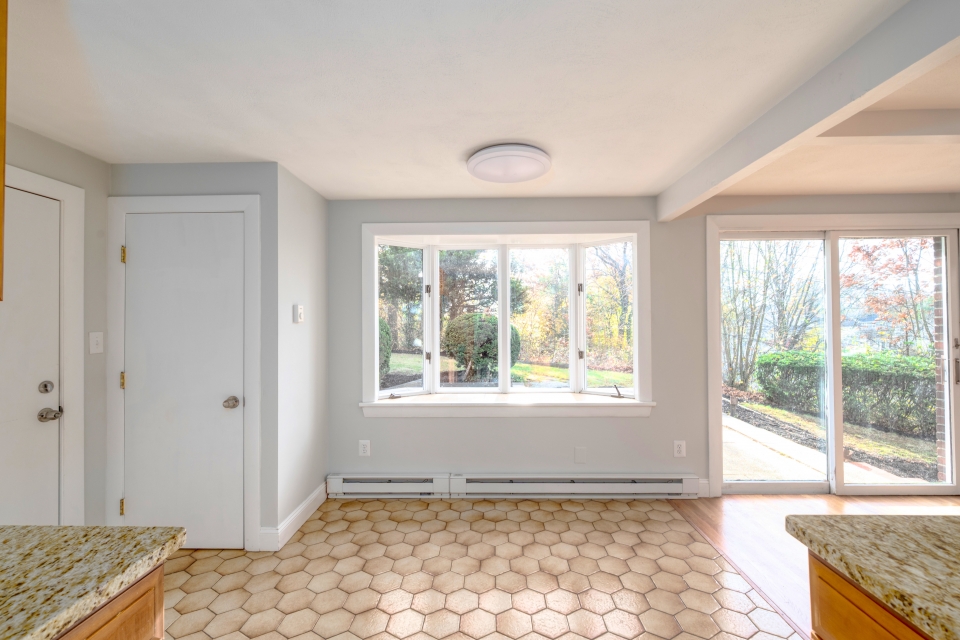 Braintree, Massachusetts, 02184, United States, 3 Bedrooms Bedrooms, ,3 BathroomsBathrooms,Residential,For Sale,2001239