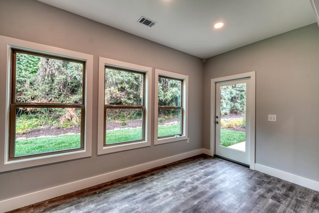 Hiawassee, Georgia, 30546, United States, 3 Bedrooms Bedrooms, ,3 BathroomsBathrooms,Residential,For Sale,1982647