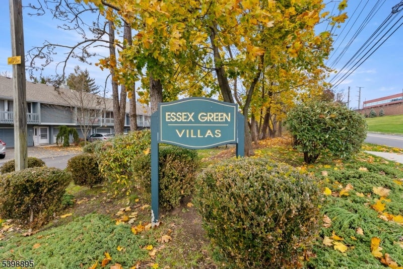 West Orange Twp., New Jersey, 07052, United States, 3 Bedrooms Bedrooms, ,3 BathroomsBathrooms,Residential,For Sale,2002469