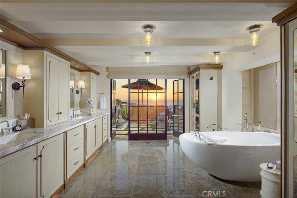 Dana Point, California, 92629, United States, 4 Bedrooms Bedrooms, ,6 BathroomsBathrooms,Residential,For Sale,1804585