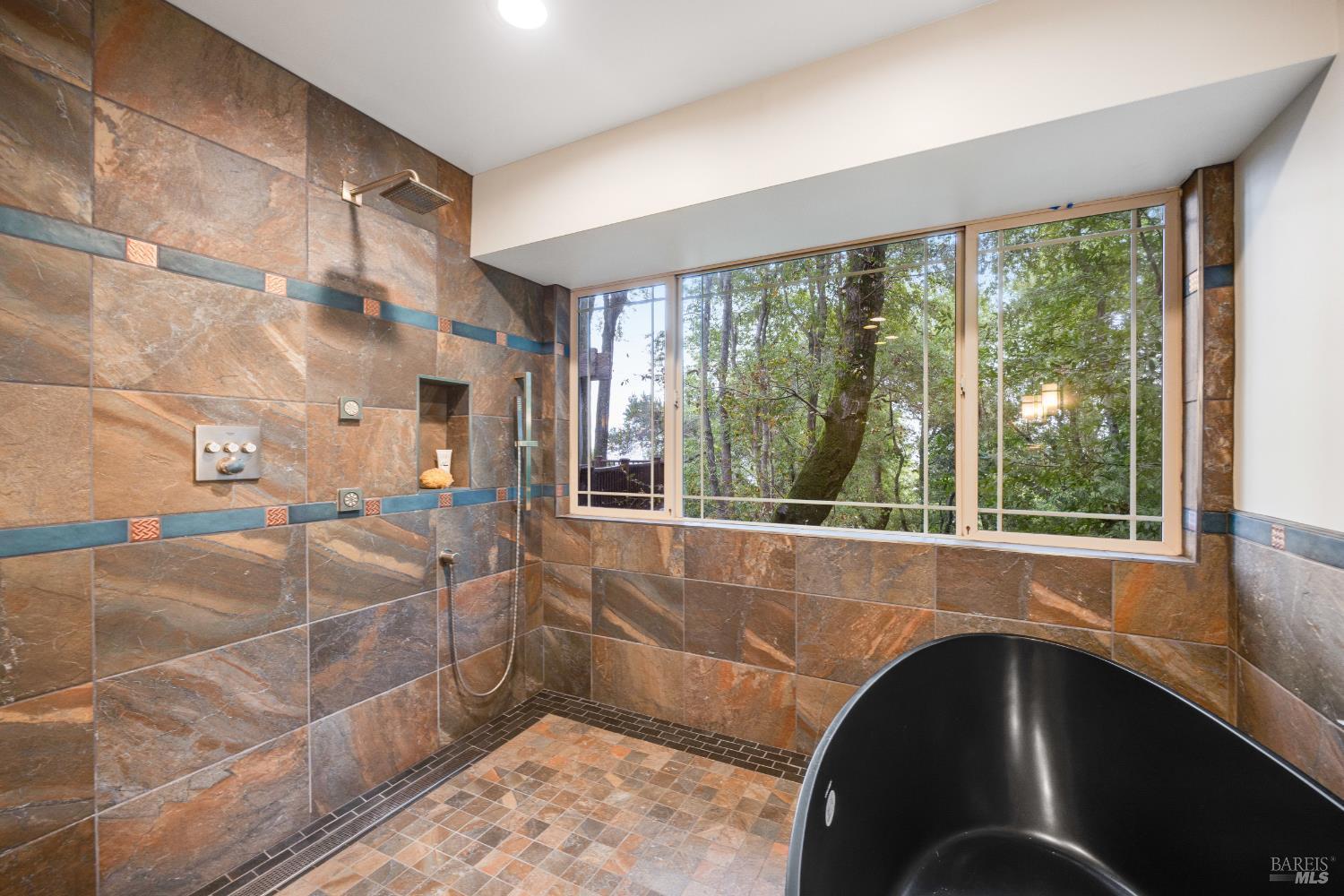 Novato, California, 94947, United States, 5 Bedrooms Bedrooms, ,5 BathroomsBathrooms,Residential,For Sale,2009754