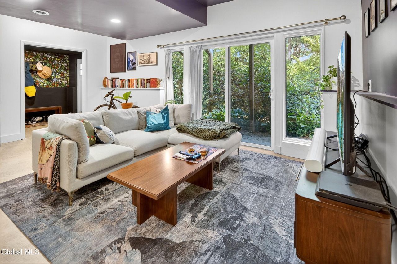 Valatie, New York, 12184, United States, 5 Bedrooms Bedrooms, ,3 BathroomsBathrooms,Residential,For Sale,1924980