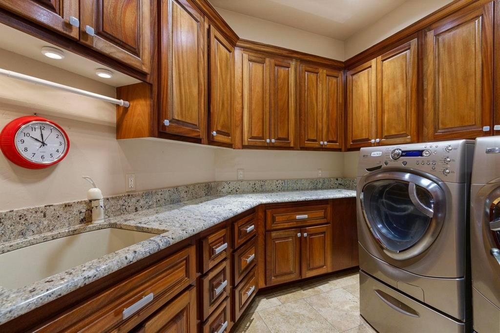 Durango, Colorado, 81301, United States, 4 Bedrooms Bedrooms, ,4 BathroomsBathrooms,Residential,For Sale,1938986