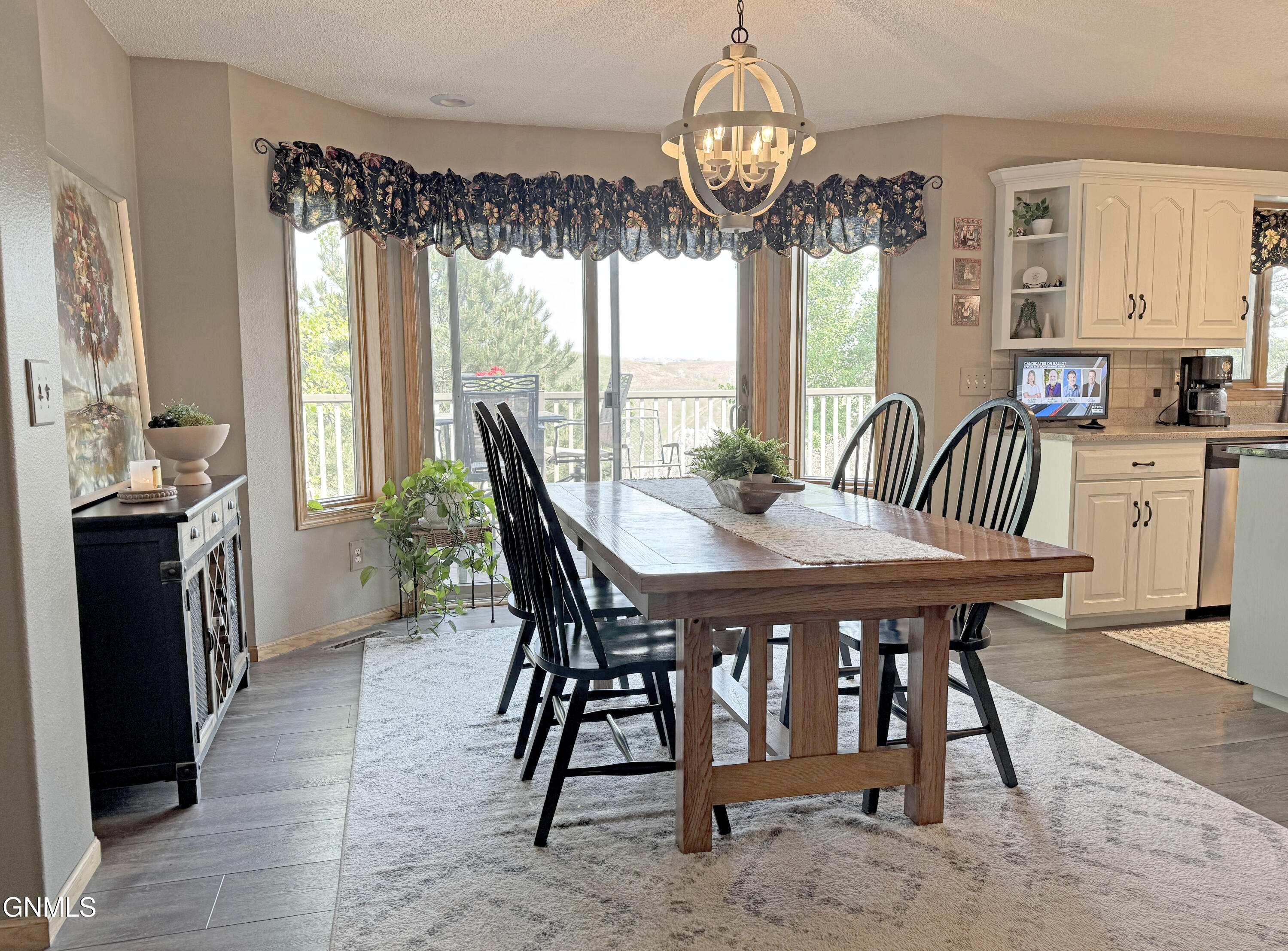 Bismarck, North Dakota, 58503, United States, 5 Bedrooms Bedrooms, ,2 BathroomsBathrooms,Residential,For Sale,2001566