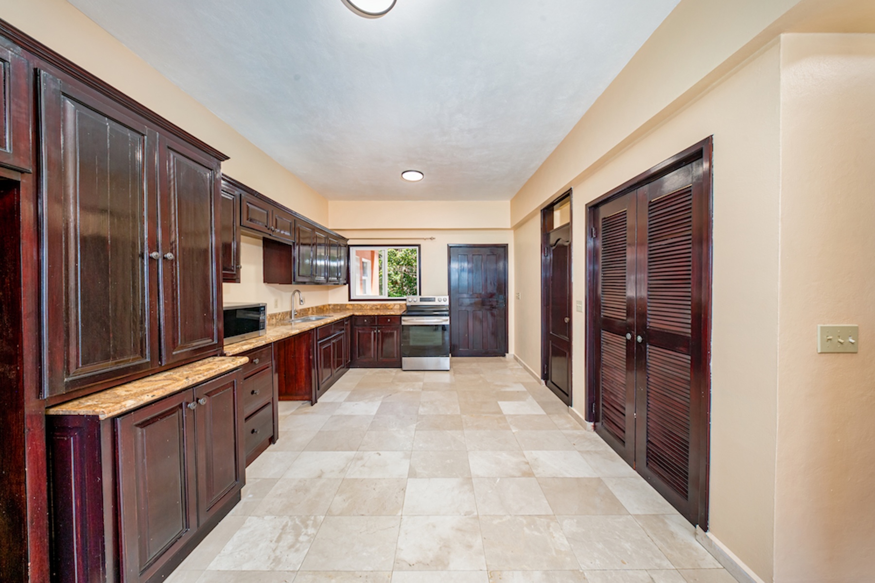  Move-in-Ready 2B Condo with Stunning Ocean Views, Brick Bay - 物件實景