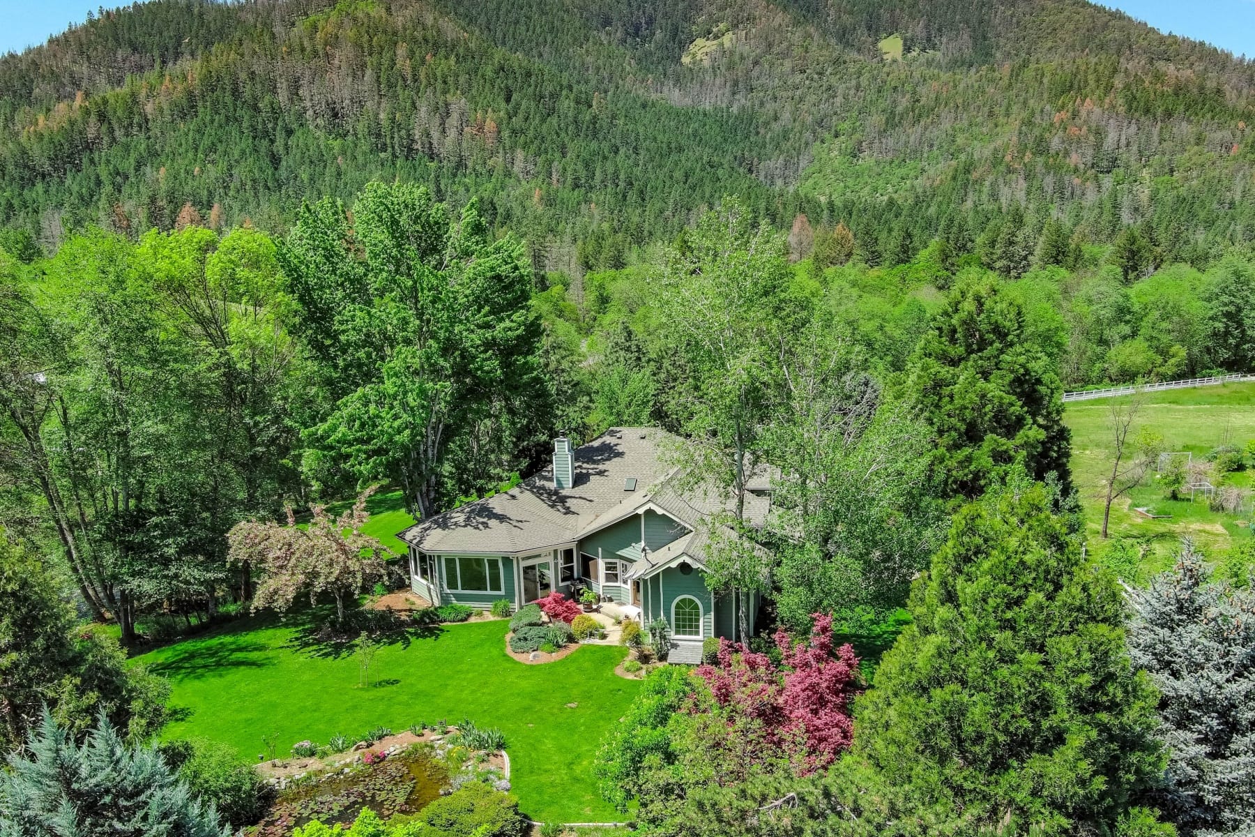  4000 Little Applegate Road Jacksonville, OR 97530 - 物件實景