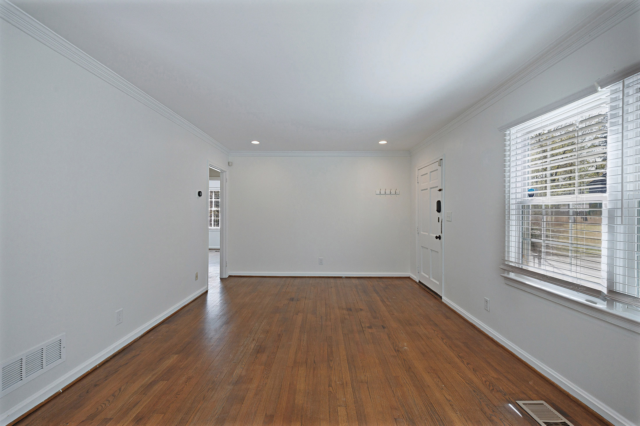  Home Presents an Opportunity in One of the Area’s Most Desirable Communities - 物件實景