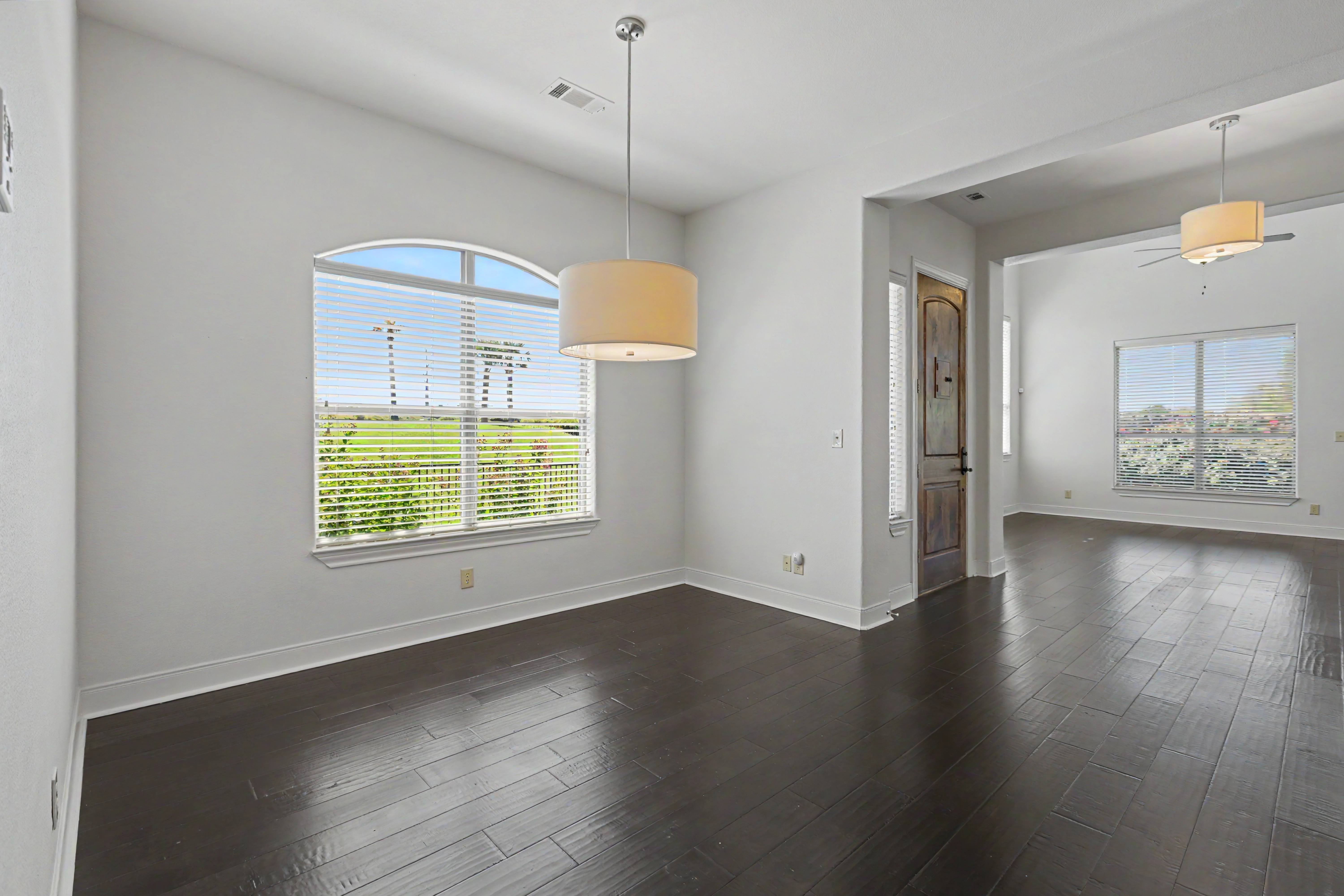  Stunning & Spacious Lock & Leave Townhome in The Enclave at Horseshoe Bay - 物件實景