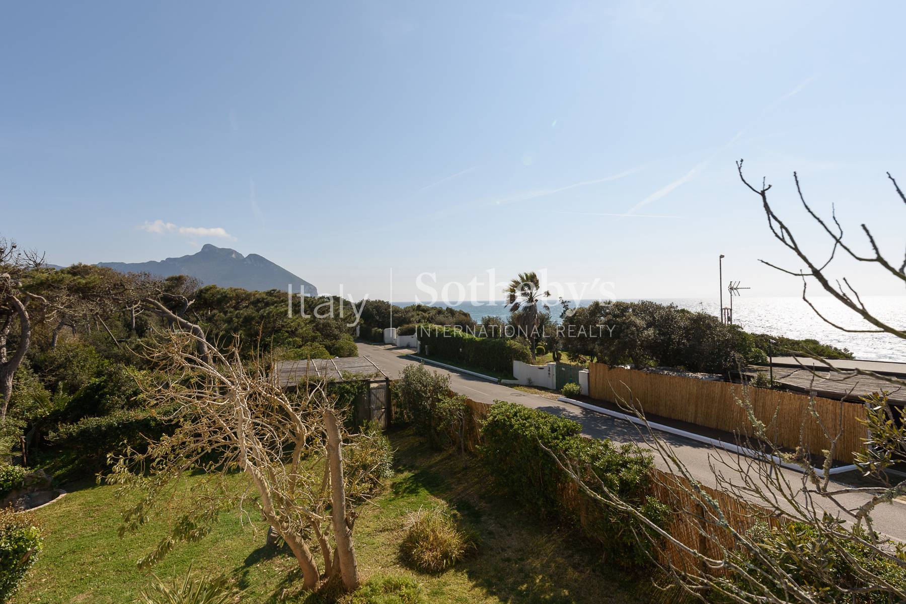  Exclusive Seafront Villa with Private Dock in Sabaudia - 物件實景