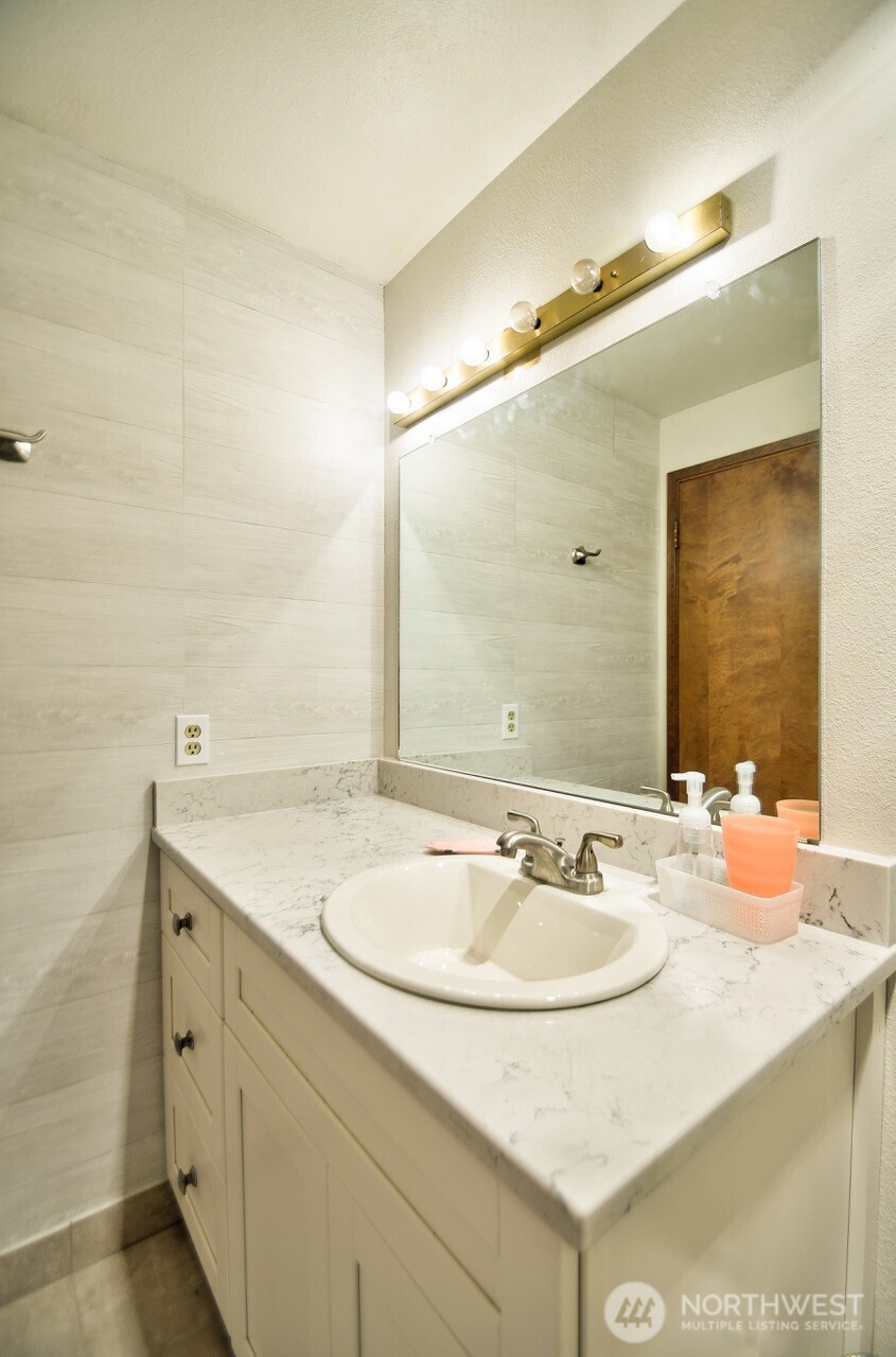 Olympia, Washington, 98512, United States, 4 Bedrooms Bedrooms, ,2 BathroomsBathrooms,Residential,For Sale,1983552