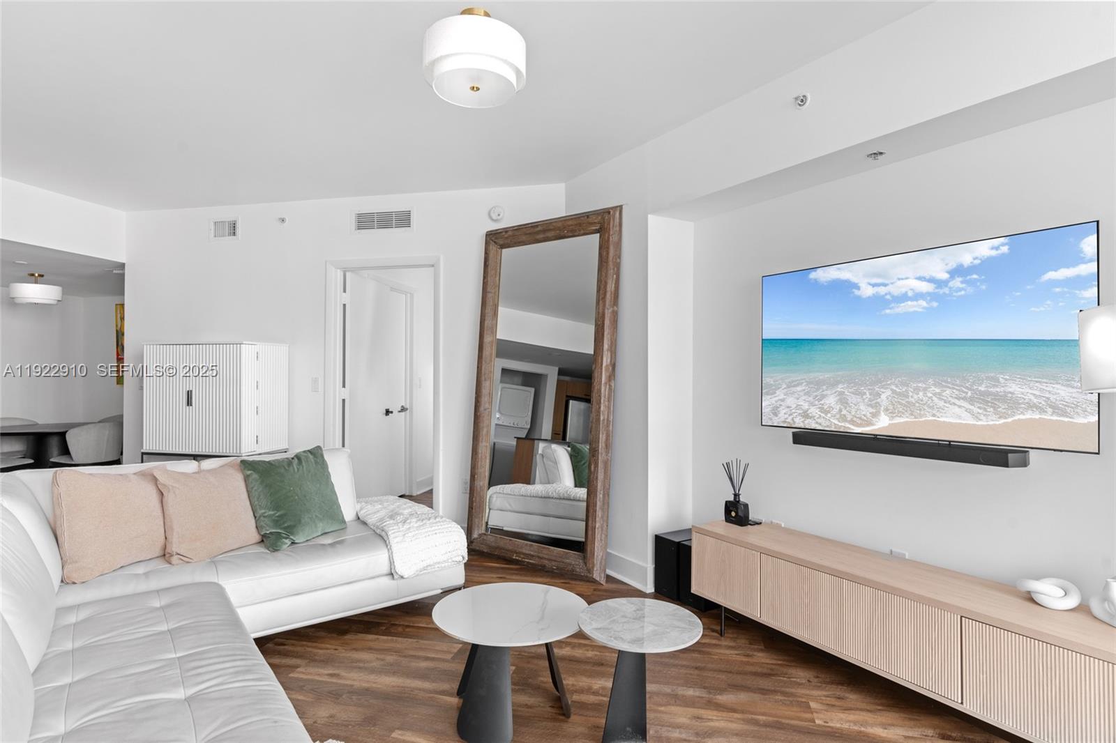 Miami, Florida, 33130, United States, 2 Bedrooms Bedrooms, ,2 BathroomsBathrooms,Residential,For Sale,2000565