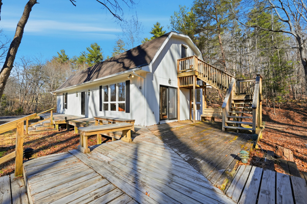 Middlesboro, Kentucky, 40965, United States, 3 Bedrooms Bedrooms, ,2 BathroomsBathrooms,Residential,For Sale,2012565