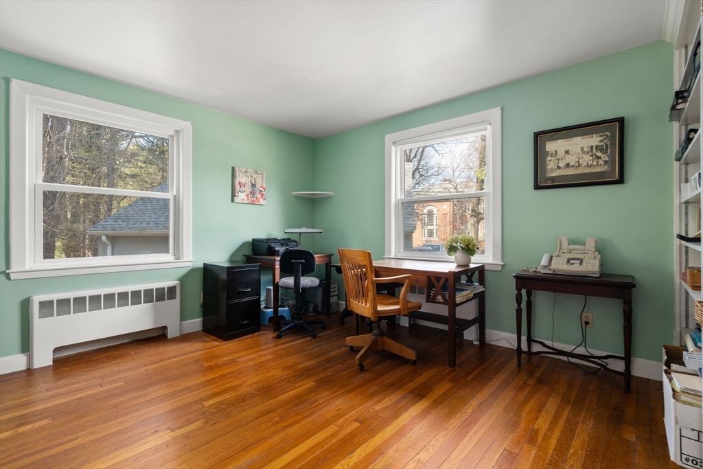 Weston, Massachusetts, 02493, United States, 4 Bedrooms Bedrooms, ,3 BathroomsBathrooms,Residential,For Sale,1804210