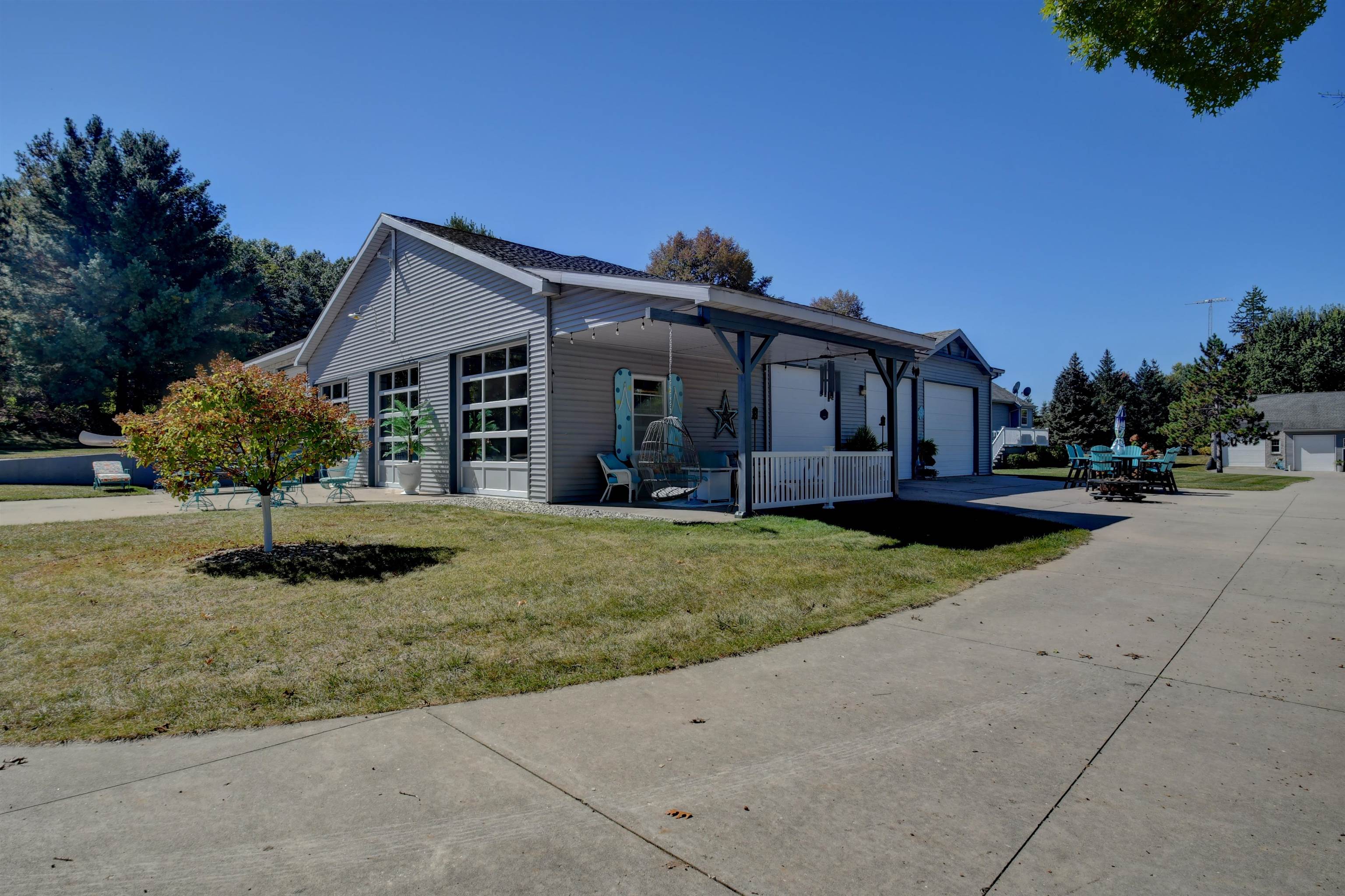 Rio, Wisconsin, 53960, United States, 3 Bedrooms Bedrooms, ,3 BathroomsBathrooms,Residential,For Sale,1976824