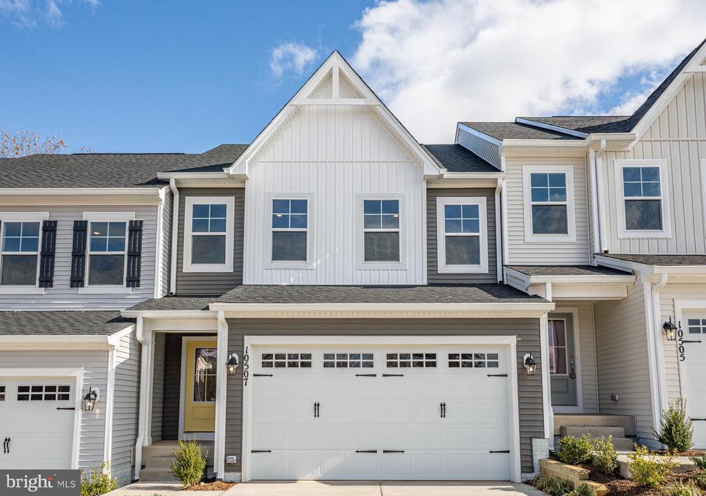 Fredericksburg, Virginia, 22408, United States, 3 Bedrooms Bedrooms, ,4 BathroomsBathrooms,Residential,For Sale,1849783