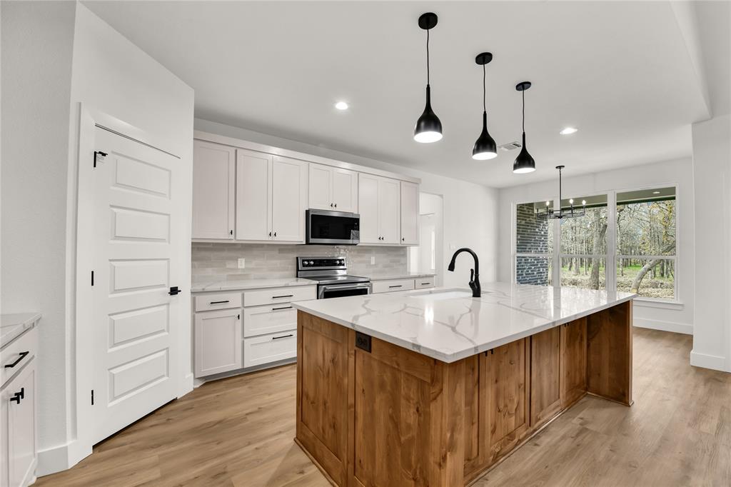 Millsap, Texas, 76066, United States, 4 Bedrooms Bedrooms, ,3 BathroomsBathrooms,Residential,For Sale,1976934