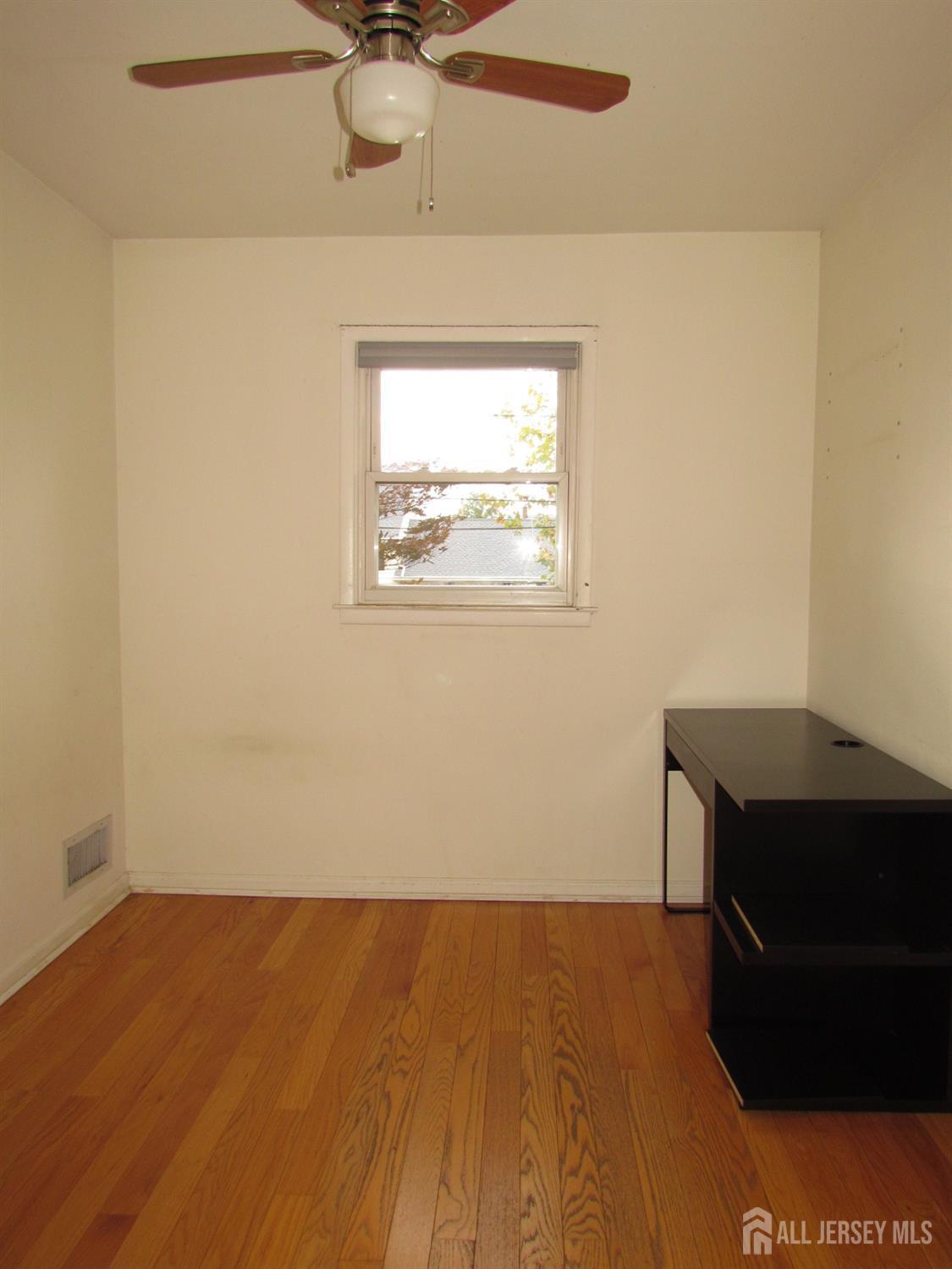 Edison, New Jersey, 08817, United States, 3 Bedrooms Bedrooms, ,2 BathroomsBathrooms,Residential,For Sale,1969215