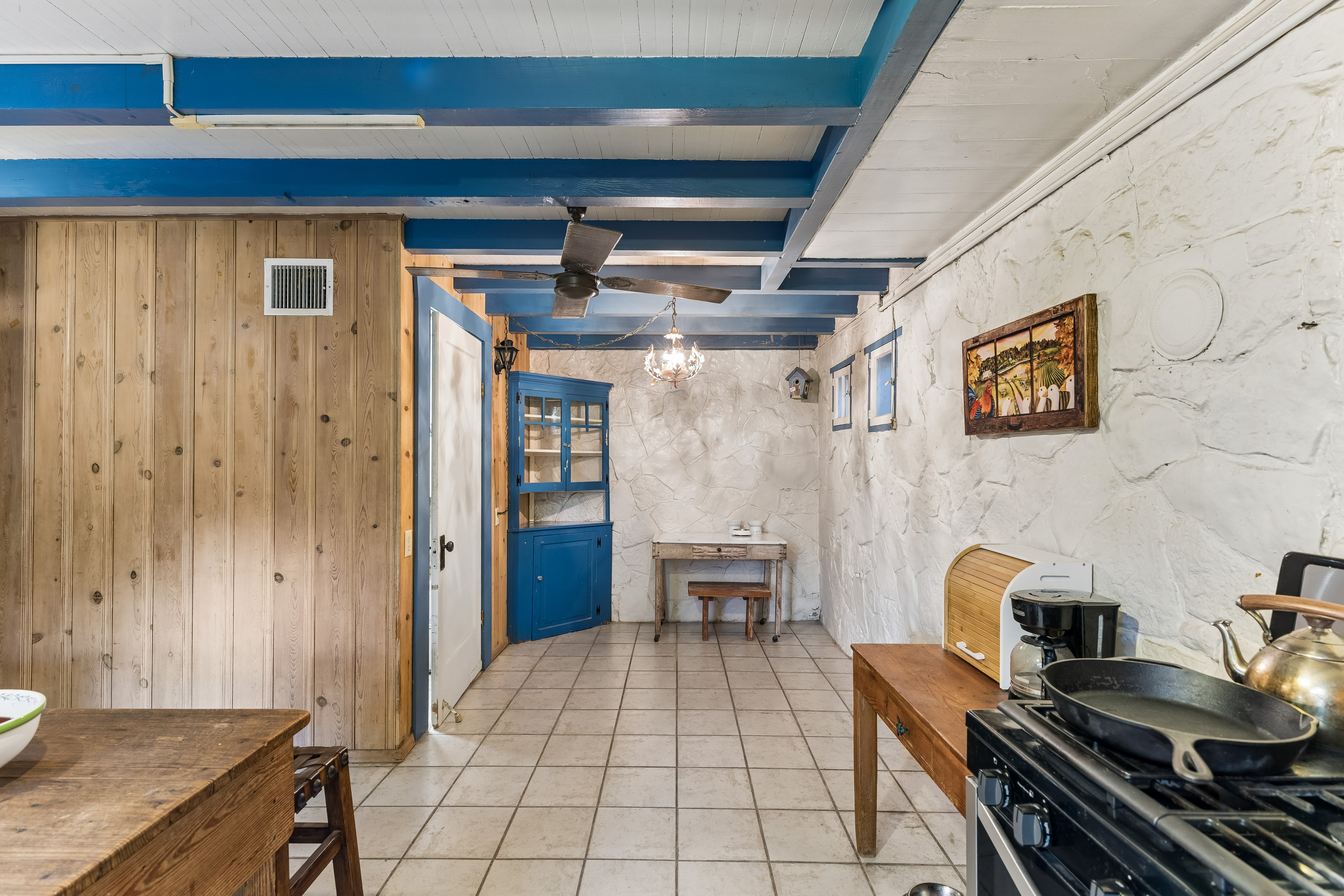  Spanish-Style Historic Woodland Retreat in Helotes - 物件實景