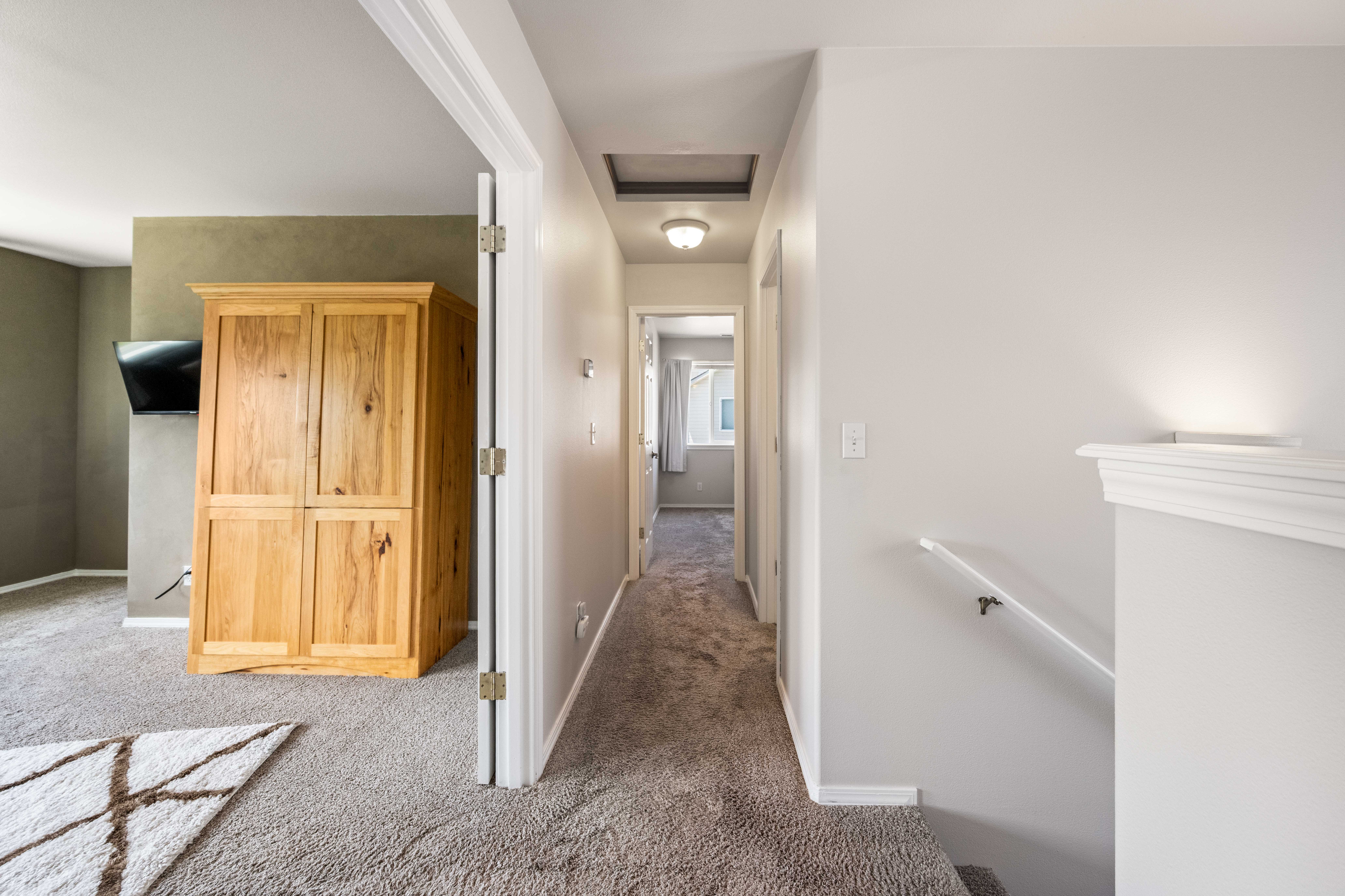  4+ Bedrooms with 3 car garage in Creekstone - 物件實景
