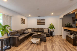 Lake Worth, Florida, 33467, United States, 4 Bedrooms Bedrooms, ,3 BathroomsBathrooms,Residential,For Sale,1887798