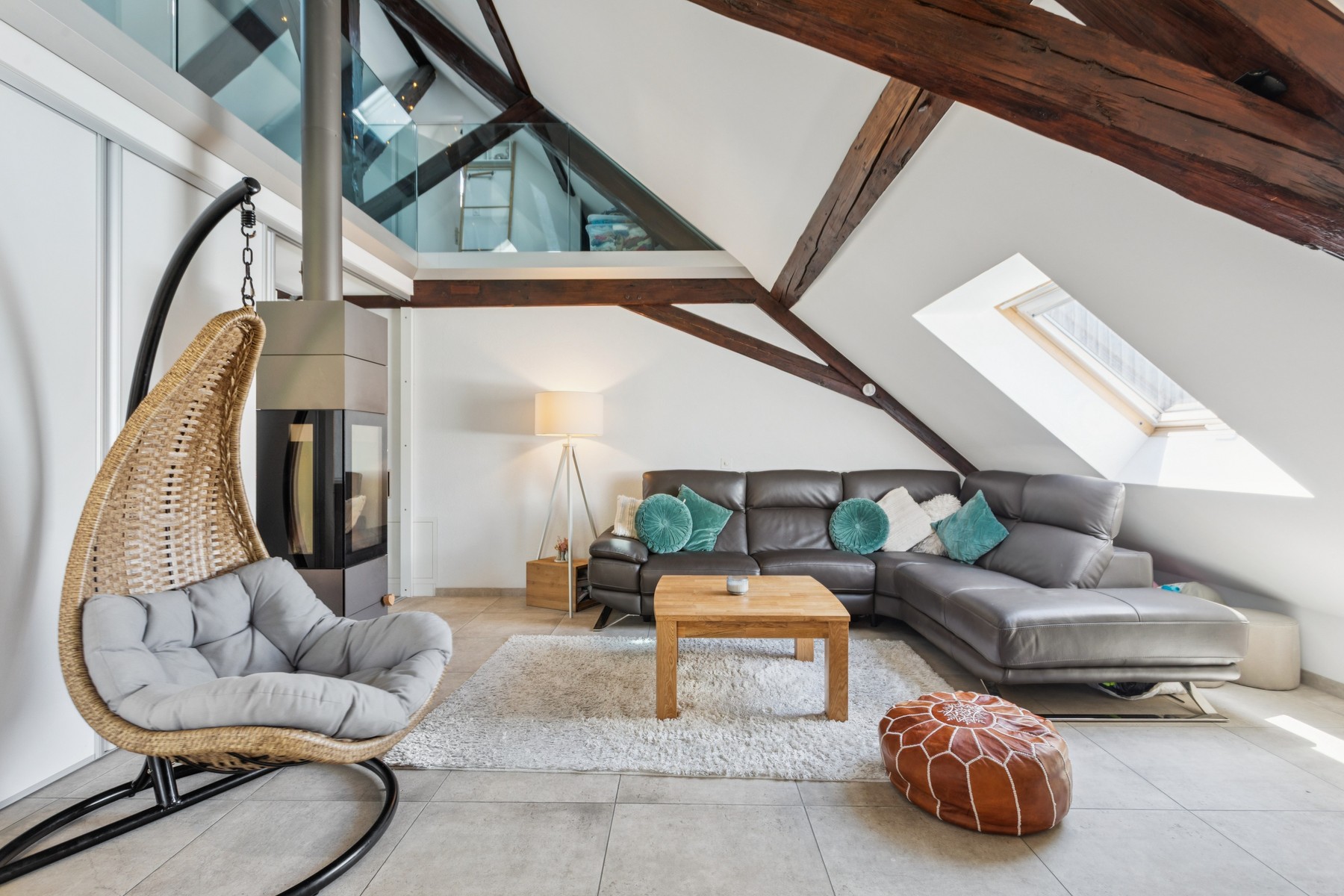  Spacious rooms that inspire, charming character, a home ready to move into - 物件實景