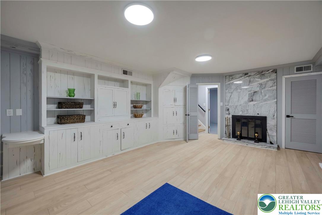 Allentown City, Pennsylvania, 18104, United States, 3 Bedrooms Bedrooms, ,3 BathroomsBathrooms,Residential,For Sale,1993140