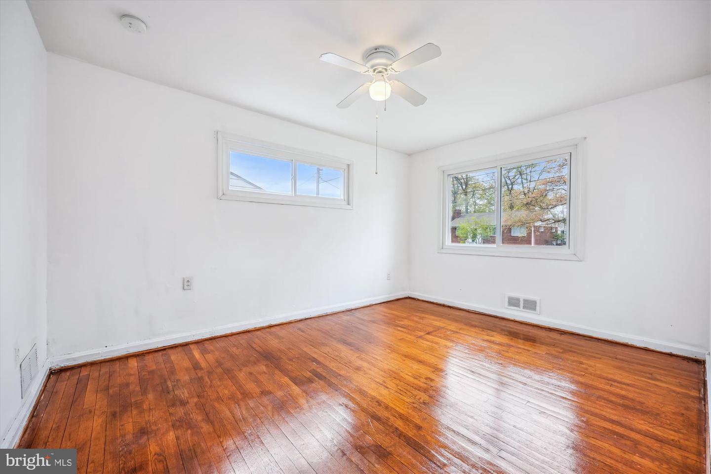Silver Spring, Maryland, 20903, United States, 4 Bedrooms Bedrooms, ,2 BathroomsBathrooms,Residential,For Sale,1906591
