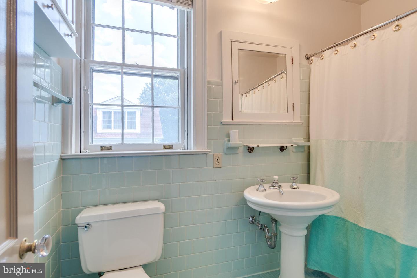 Alexandria, Virginia, 22301, United States, 4 Bedrooms Bedrooms, ,5 BathroomsBathrooms,Residential,For Sale,2000404