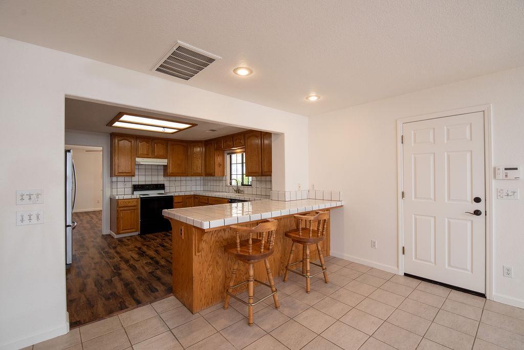 Oakdale, California, 95361, United States, 2 Bedrooms Bedrooms, ,3 BathroomsBathrooms,Residential,For Sale,1978297