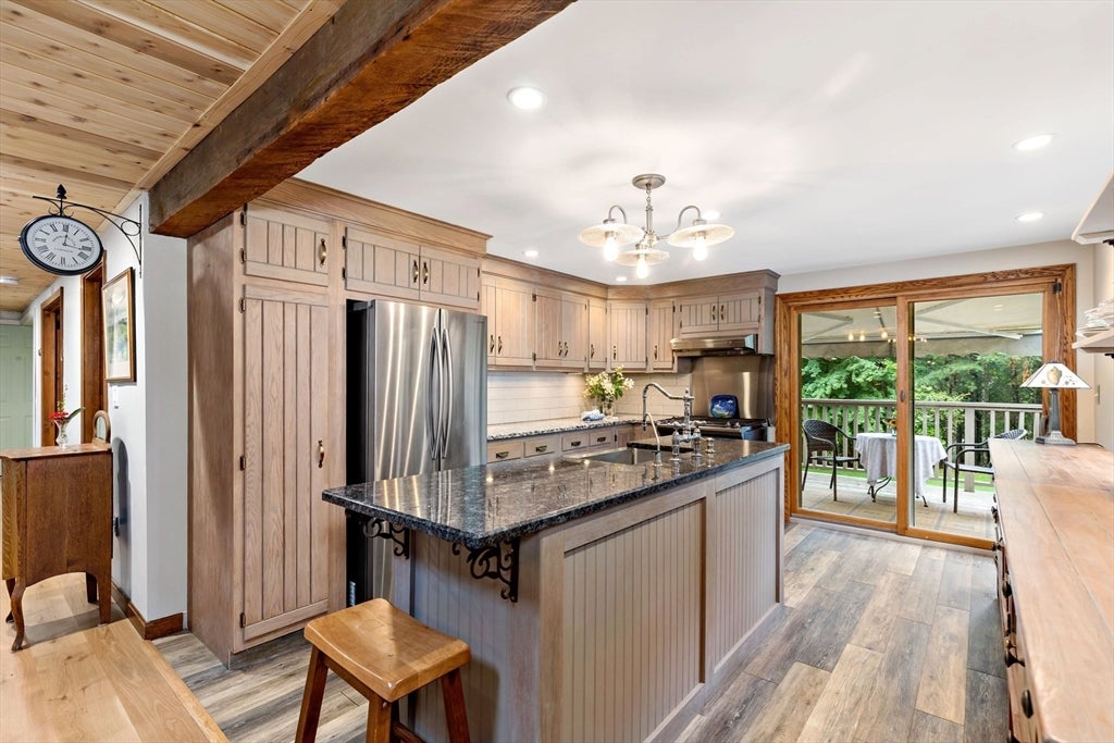 Kingston, Massachusetts, 02364, United States, 3 Bedrooms Bedrooms, ,2 BathroomsBathrooms,Residential,For Sale,1975778