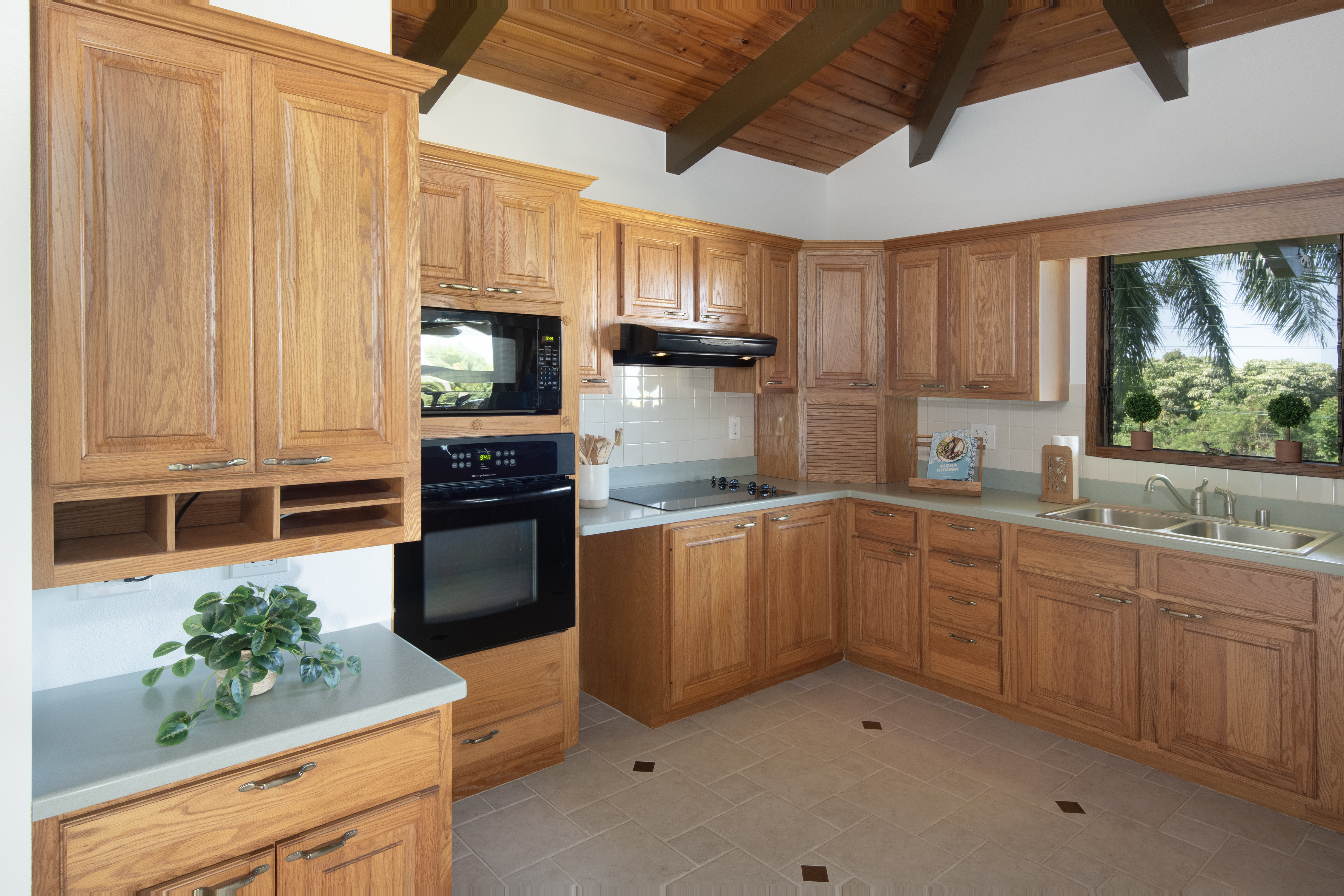 Kailua-Kona, Hawaii, 96740, United States, 3 Bedrooms Bedrooms, ,3 BathroomsBathrooms,Residential,For Sale,1827078