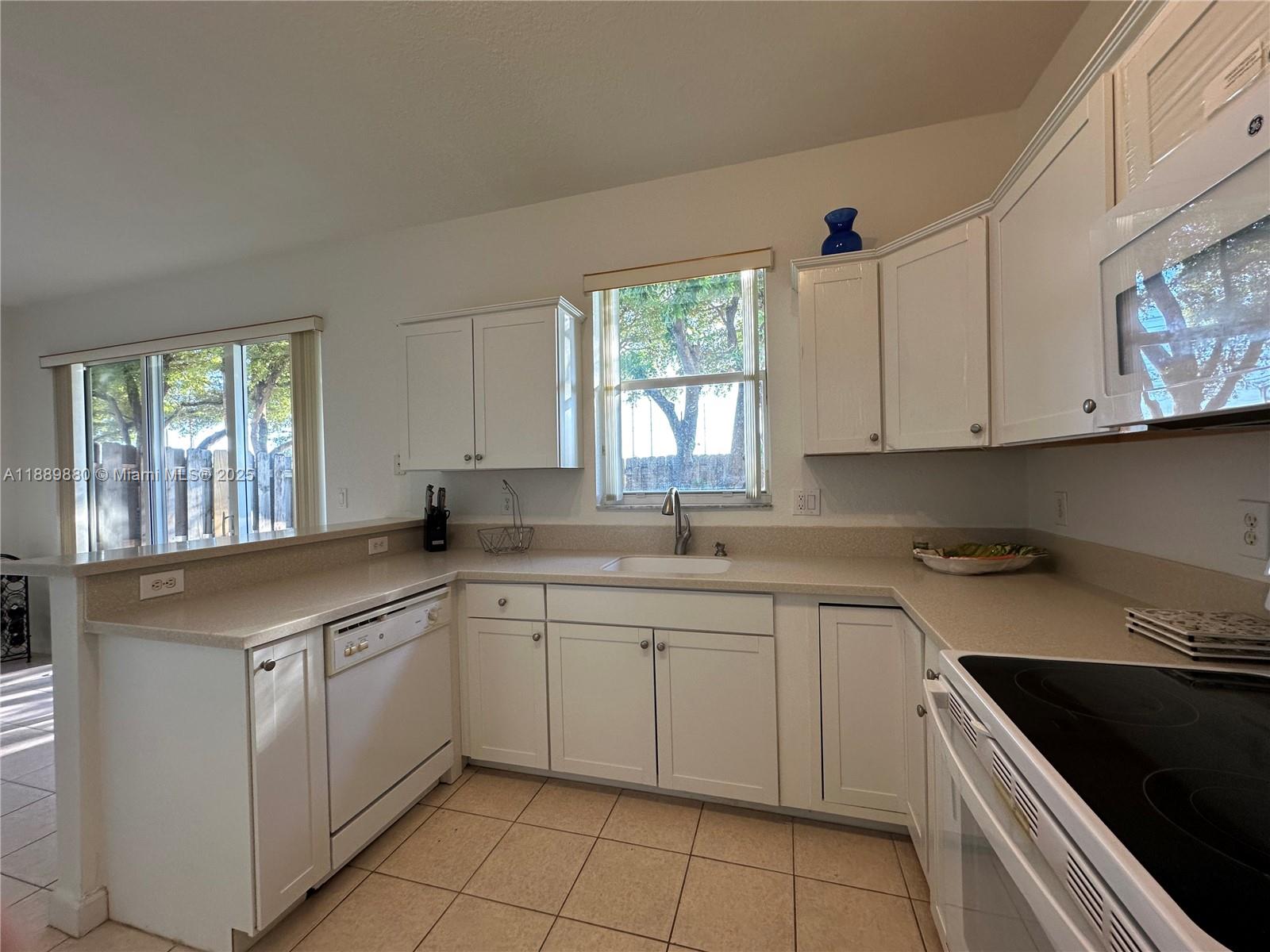 Miami, Florida, 33186, United States, 3 Bedrooms Bedrooms, ,3 BathroomsBathrooms,Residential,For Sale,1960523