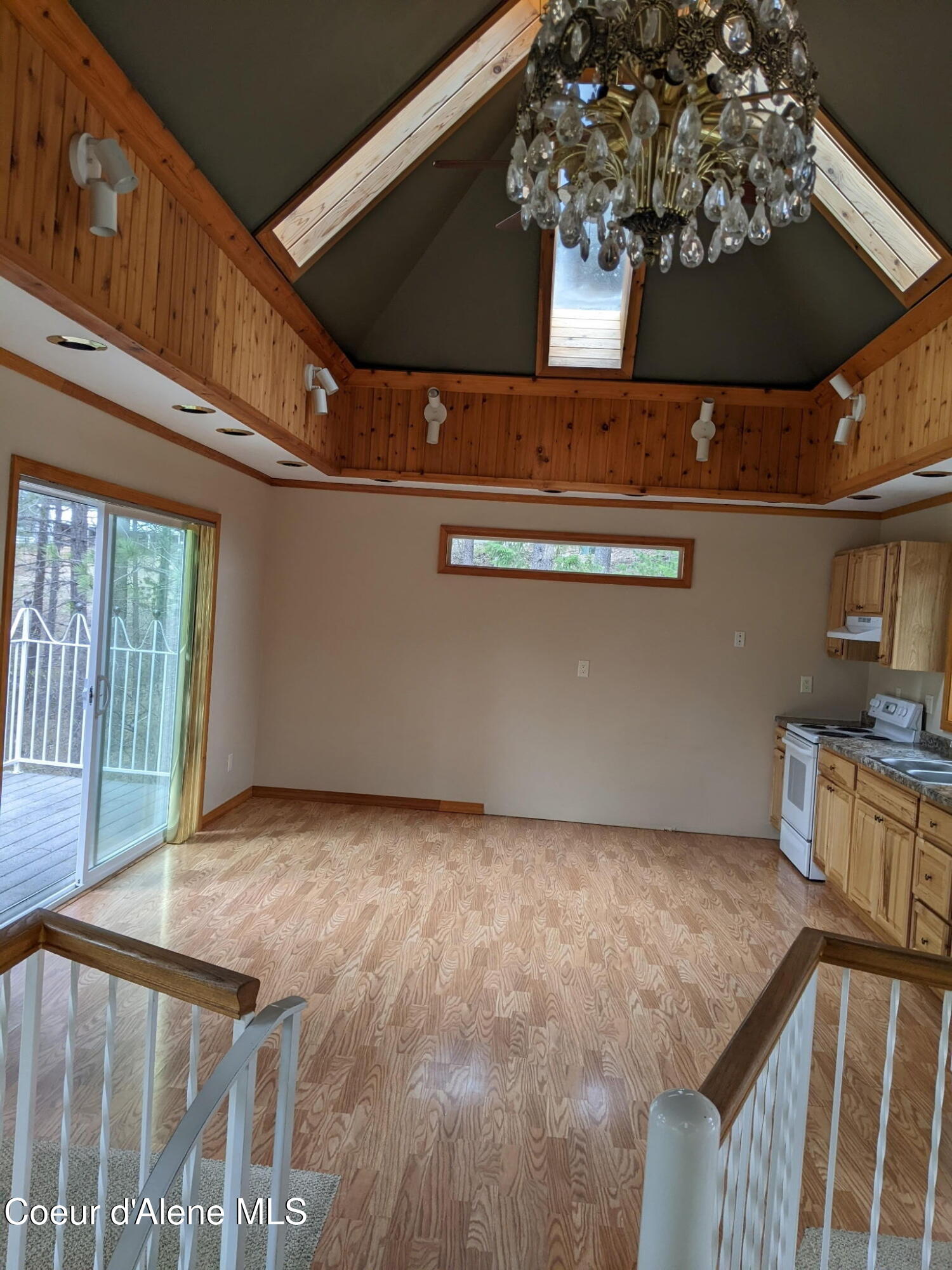 Pinehurst, Idaho, 83850, United States, 3 Bedrooms Bedrooms, ,2 BathroomsBathrooms,Residential,For Sale,2015998