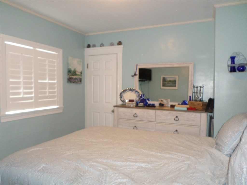 Revere, Massachusetts, 02151, United States, 2 Bedrooms Bedrooms, ,2 BathroomsBathrooms,Residential,For Sale,2012315