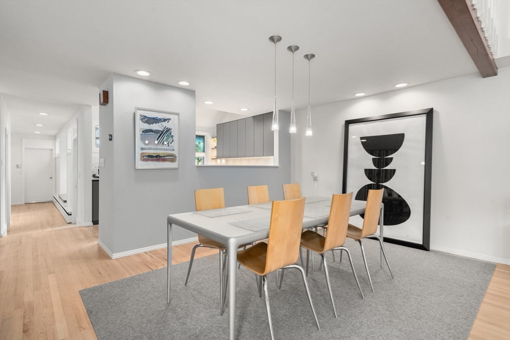 Brookline, Massachusetts, 02467, United States, 3 Bedrooms Bedrooms, ,3 BathroomsBathrooms,Residential,For Sale,1941652