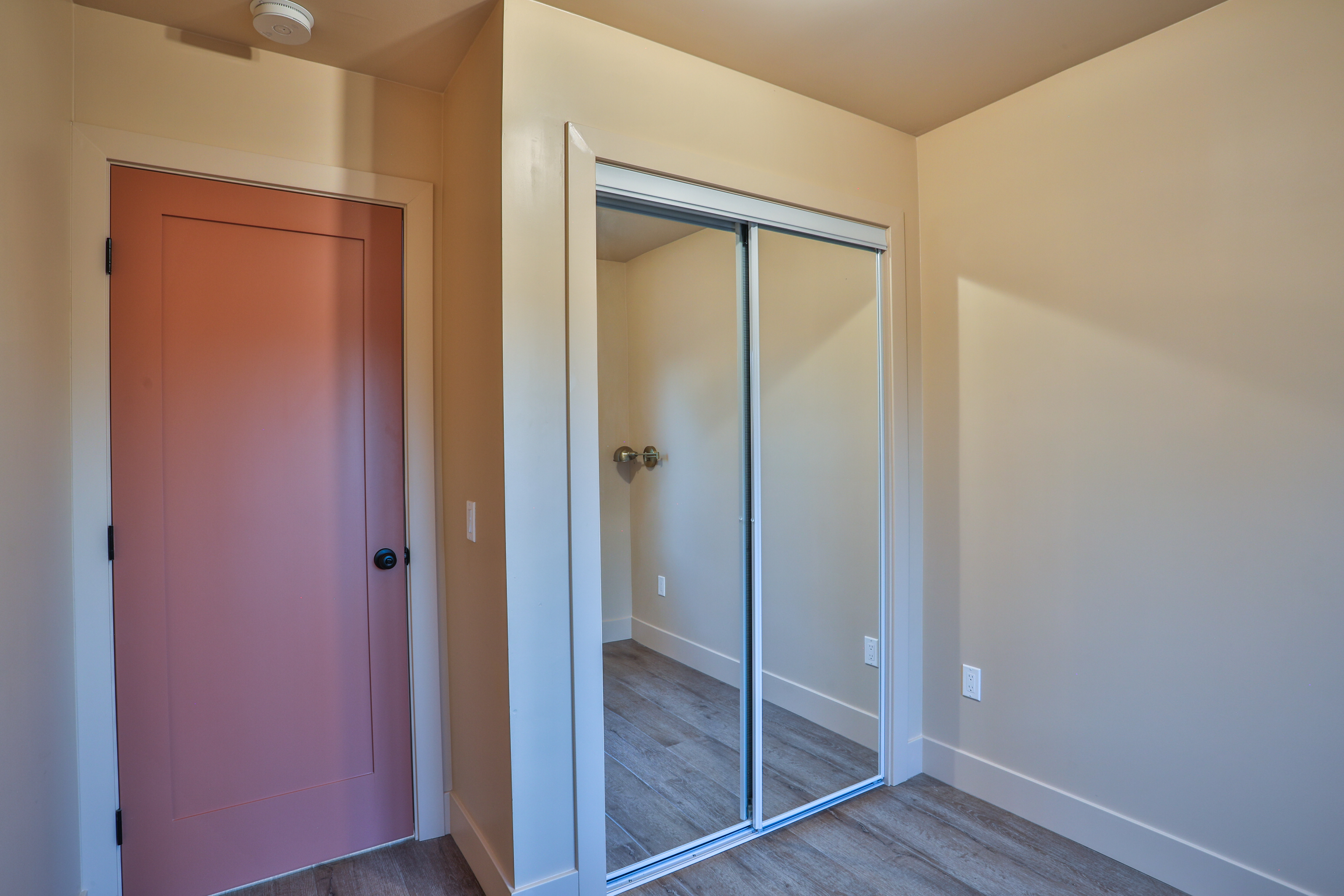  664 N. 8th Avenue, Upland, CA 91786 - 物件實景
