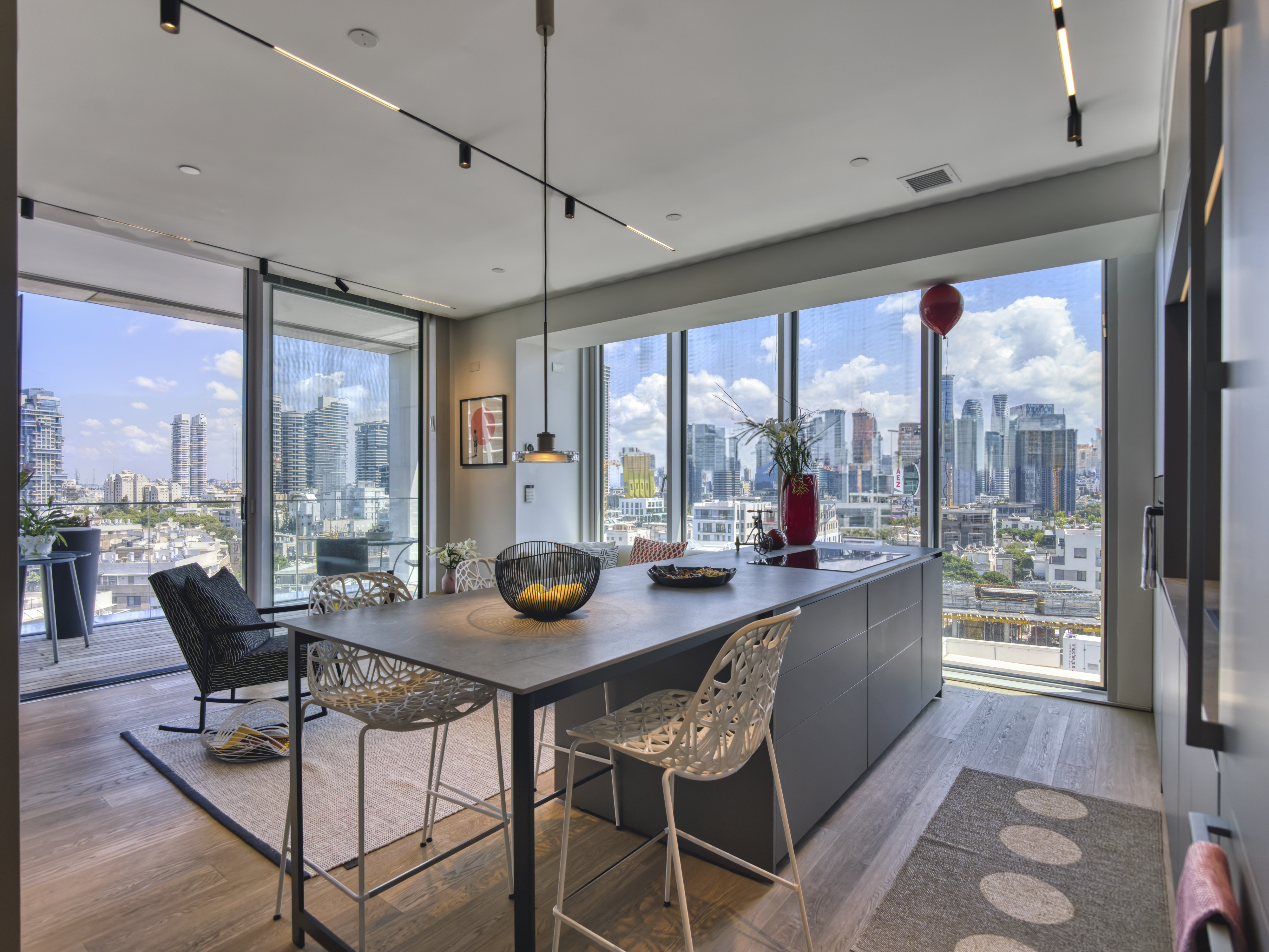  Designer Apartment with Panoramic Urban Views at Beit Lessin Tower - 物件實景