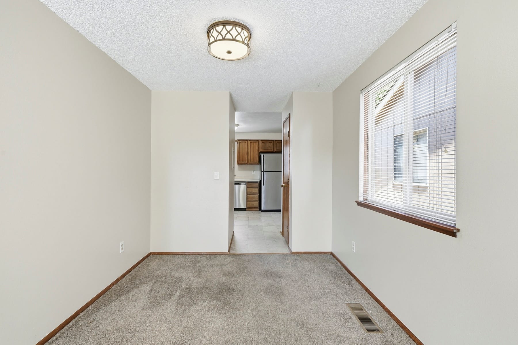  2986 SE BLUE BIRD DR Hillsboro, OR 97123 - 物件實景