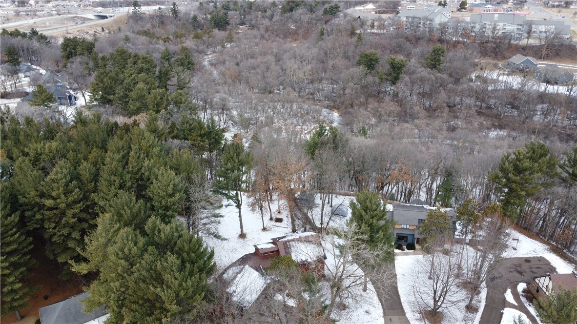 Eau Claire, Wisconsin, 54701, United States, 5 Bedrooms Bedrooms, ,4 BathroomsBathrooms,Residential,For Sale,1841509