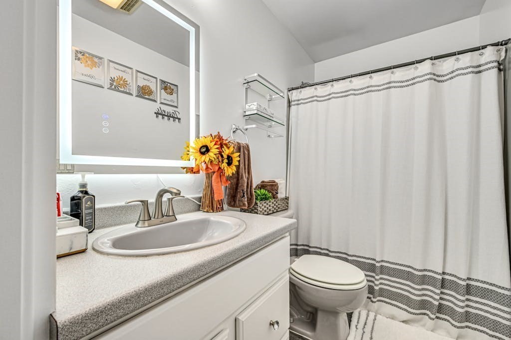 Webster, Massachusetts, 01570, United States, 3 Bedrooms Bedrooms, ,2 BathroomsBathrooms,Residential,For Sale,1937181
