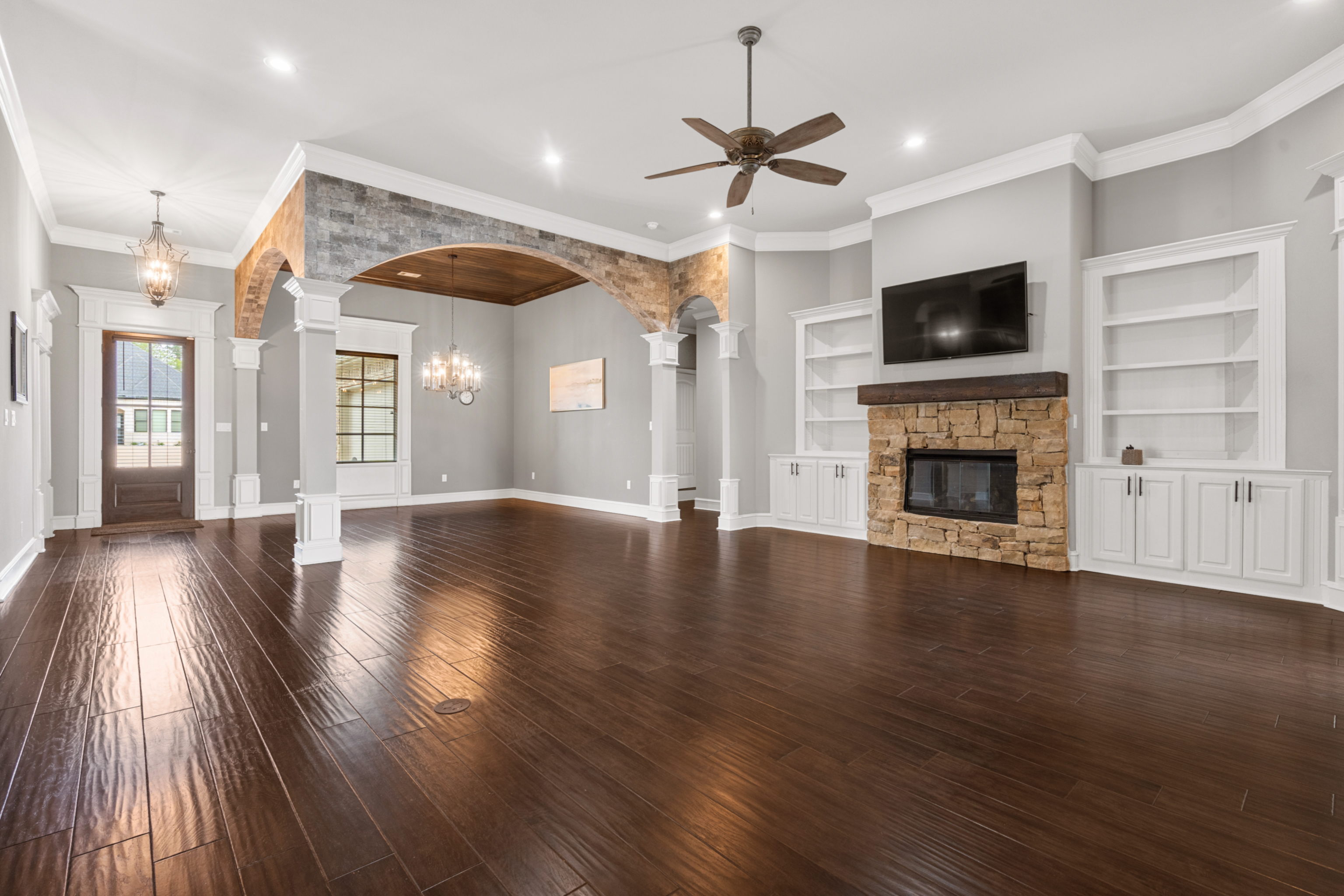Hot Springs, Arkansas, 71901, United States, 4 Bedrooms Bedrooms, ,4 BathroomsBathrooms,Residential,For Sale,1760165