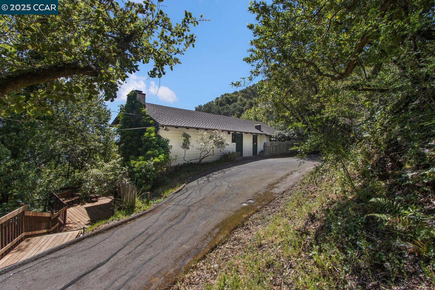 Orinda, California, 94563, United States, 6 Bedrooms Bedrooms, ,4 BathroomsBathrooms,Residential,For Sale,1838160